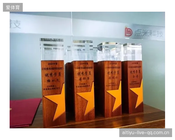 萧华管理引评价：从“管理者”到“领导者”的转型之旅